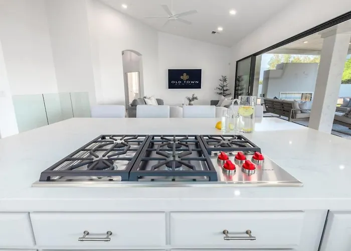 Sweetwater Estate-pool-spa-sportcourt-putt Grn Holiday home