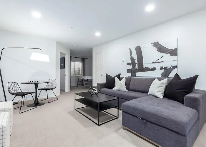Sweetwater Estate-pool-spa-sportcourt-putt Grn Holiday home