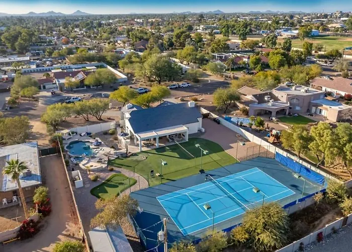 Sweetwater Estate-pool-spa-sportcourt-putt Grn Holiday home